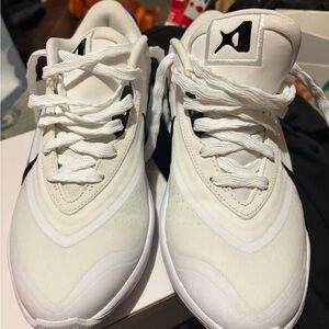 Nike Men's White and Black Athletic Shoes